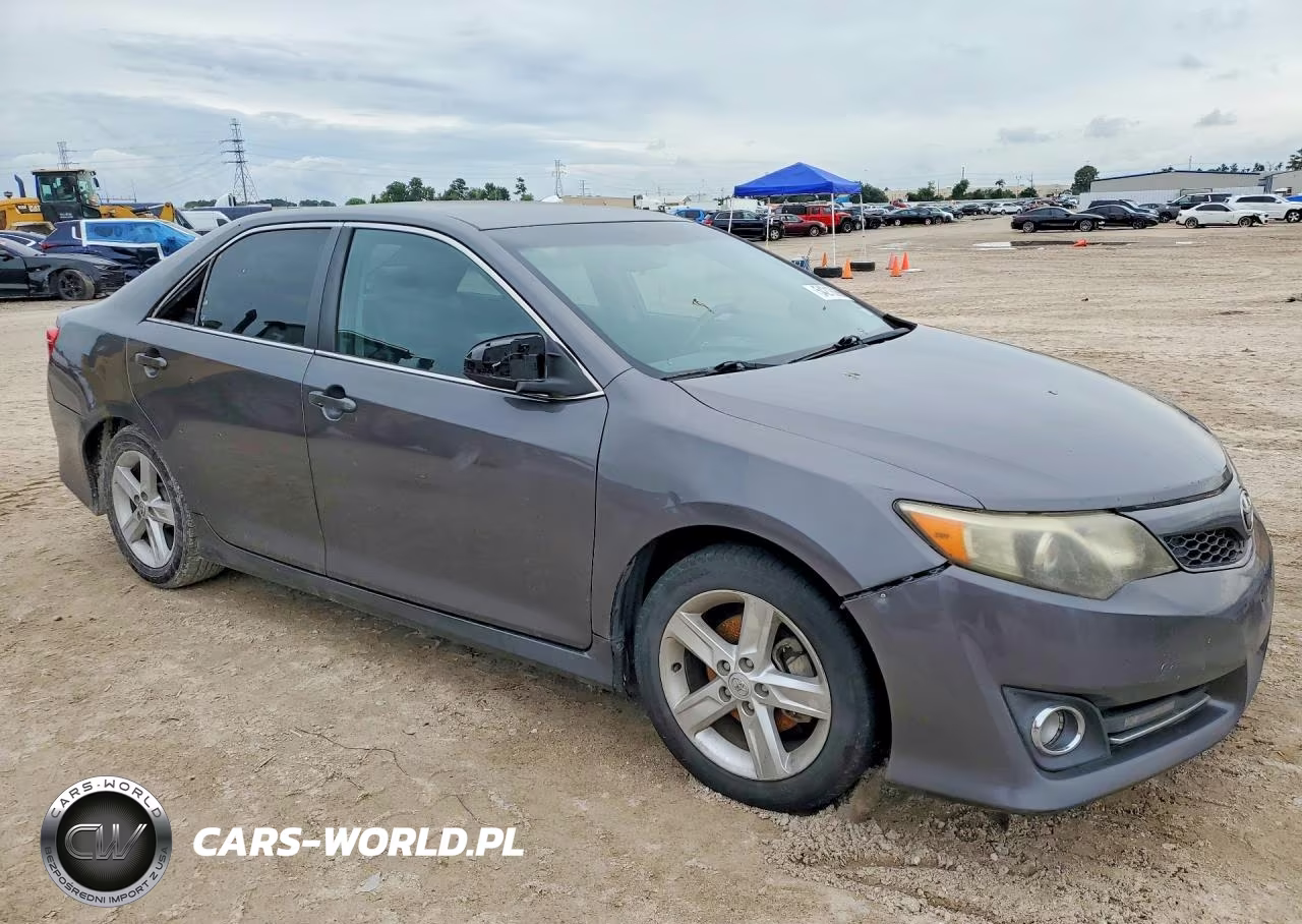 2014 Toyota Camry Se VIN:4T1BF1FK3EU322908 - 4
