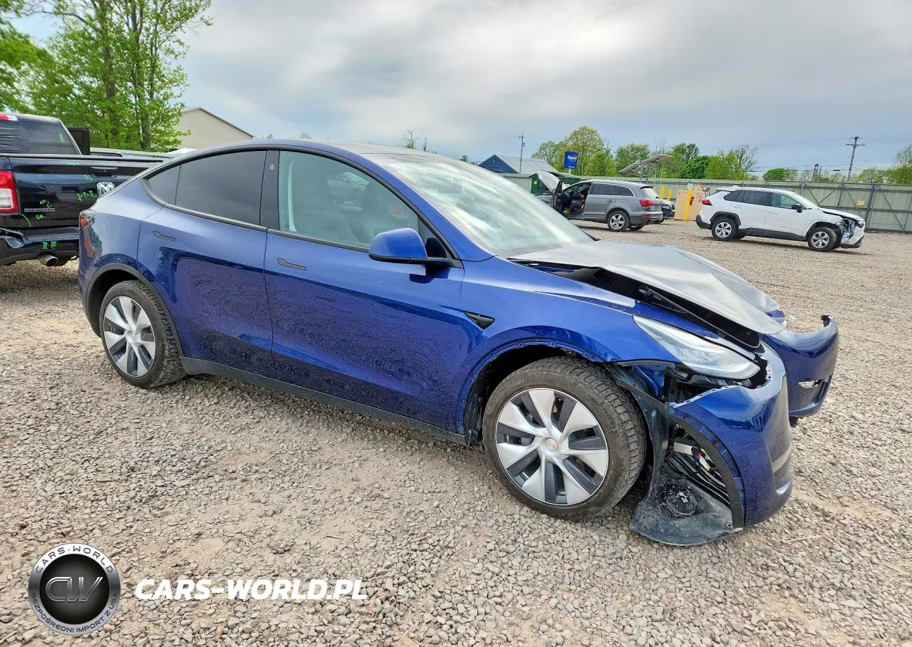 2022 Tesla Model Y VIN:7SAYGDEE7NA010186 - 4