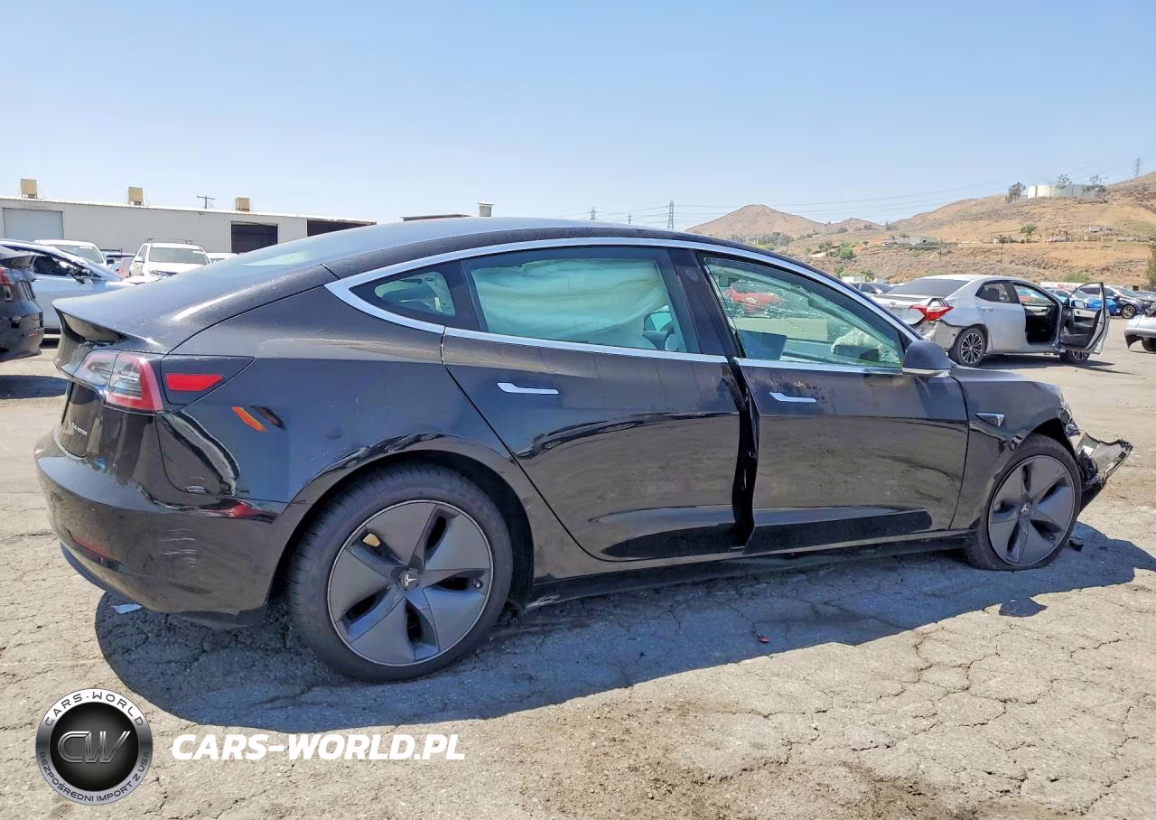 2020 Tesla Model 3 VIN:5YJ3E1EB3LF667813 - 3