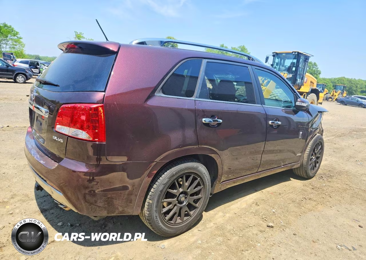 2011 Kia Sorento Sx VIN:5XYKWDA20BG145437 - 3