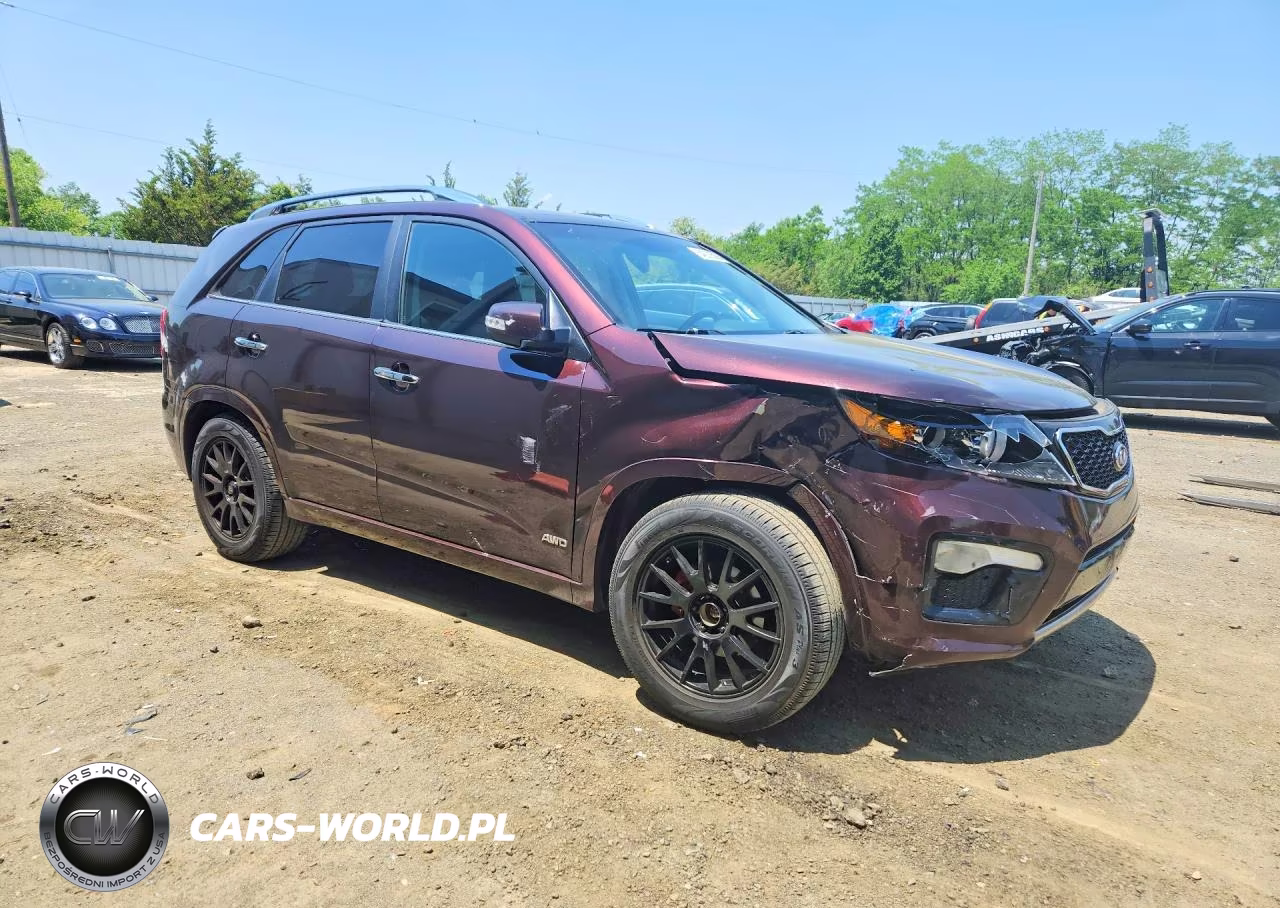 2011 Kia Sorento Sx VIN:5XYKWDA20BG145437 - 4