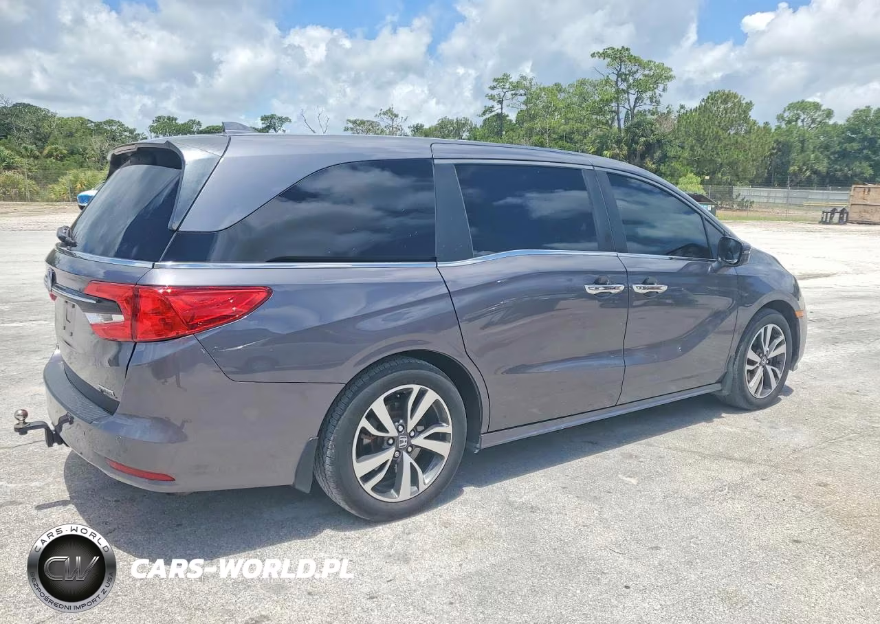 2021 Honda Odyssey Touring VIN:5FNRL6H83MB025980 - 3
