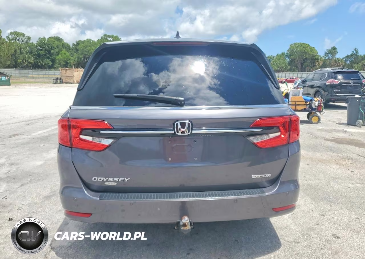 2021 Honda Odyssey Touring VIN:5FNRL6H83MB025980 - 6