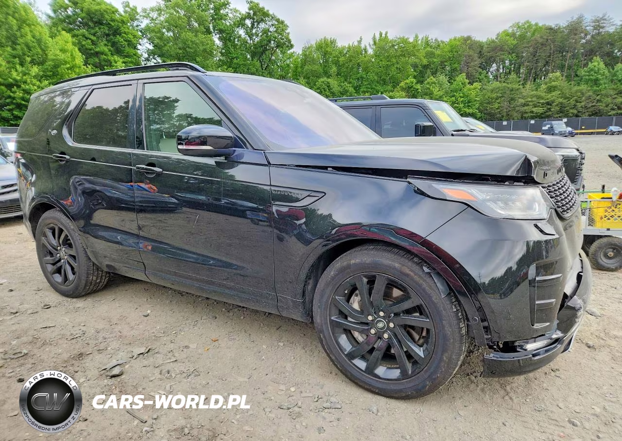 2020 Land Rover Discovery Landmark VIN:SALRU2RV4L2437782 - 4