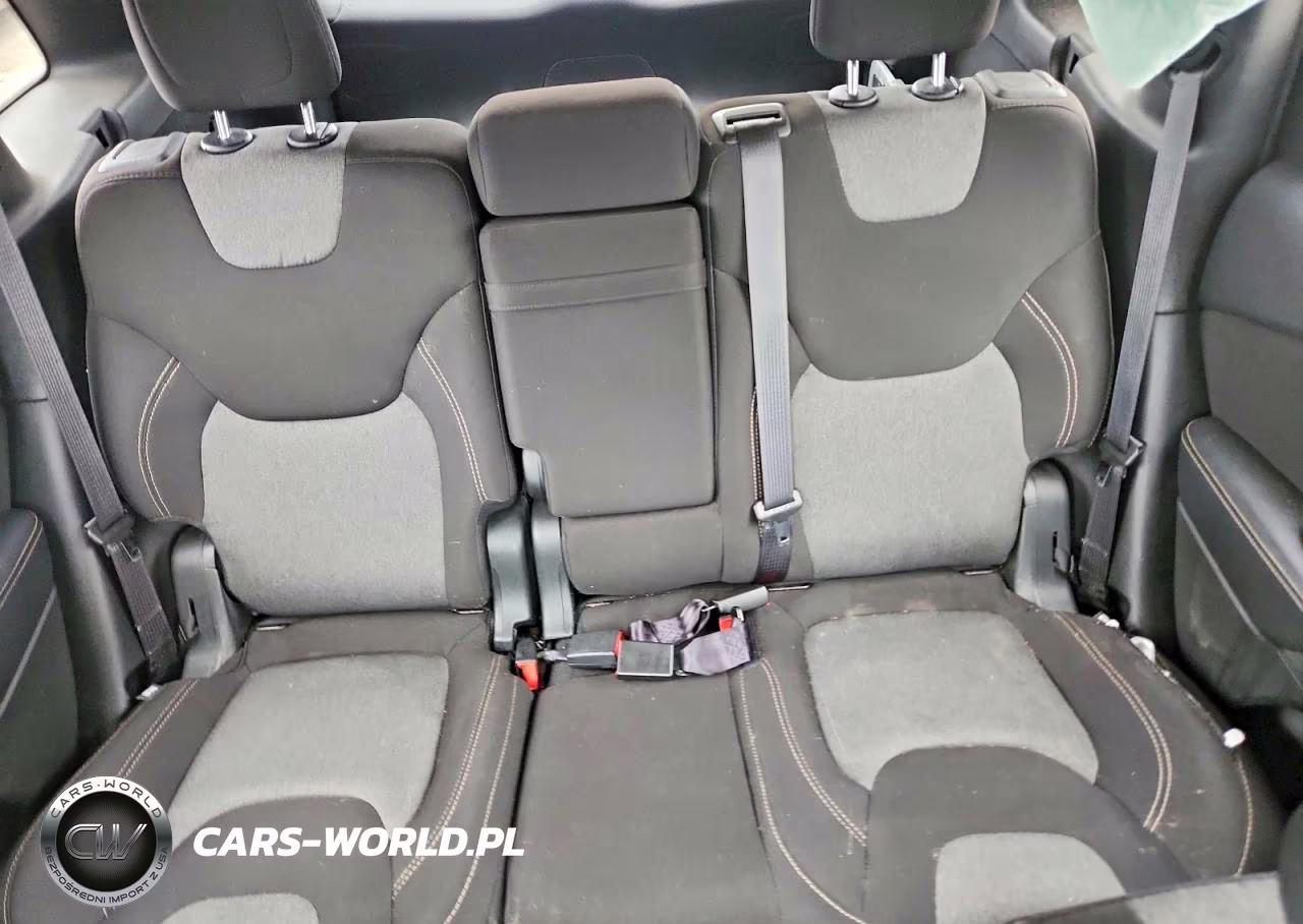 2016 Jeep Cherokee Sport VIN:1C4PJMAB5GW204139 - 10