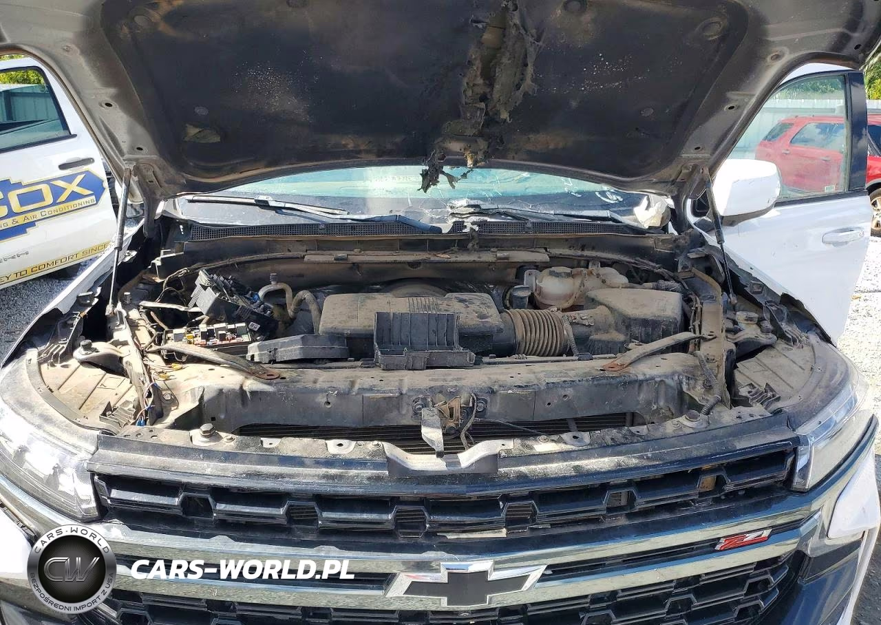 2021 Chevrolet Suburban K1500 Z71 VIN:1GNSKDKD3MR354582 - 12