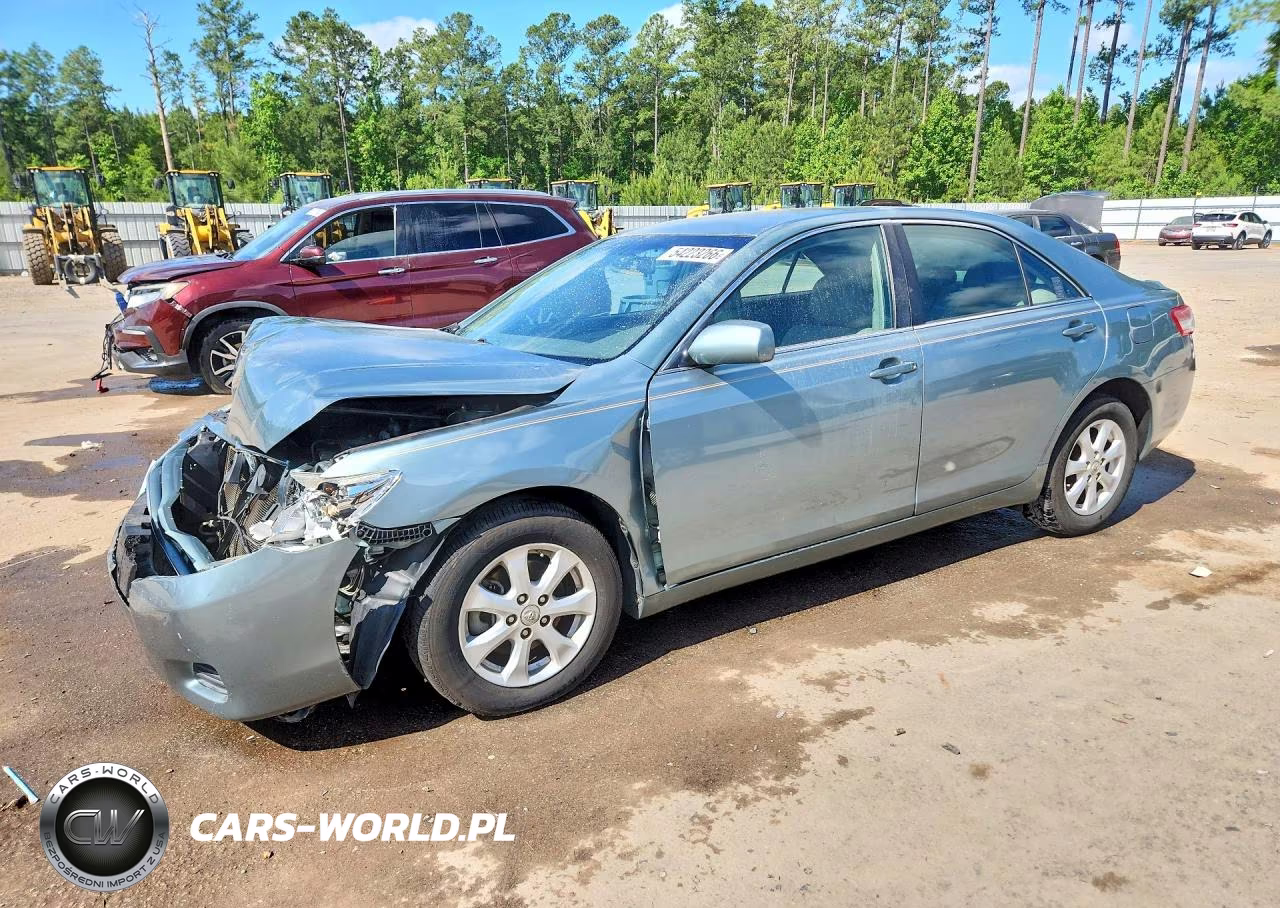 2011 Toyota Camry Le – zdjęcie 1 z 12