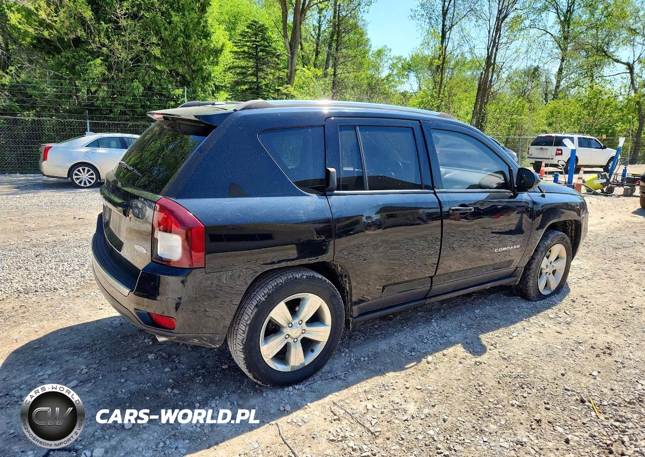 2016 Jeep Compass Latitude VIN:1C4NJDEB4GD723874 - 3