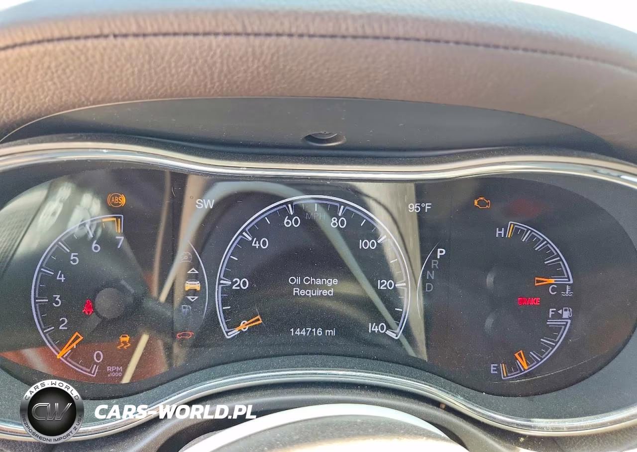 2017 Jeep Grand Cherokee Overland VIN:1C4RJECG0HC804626 - 9