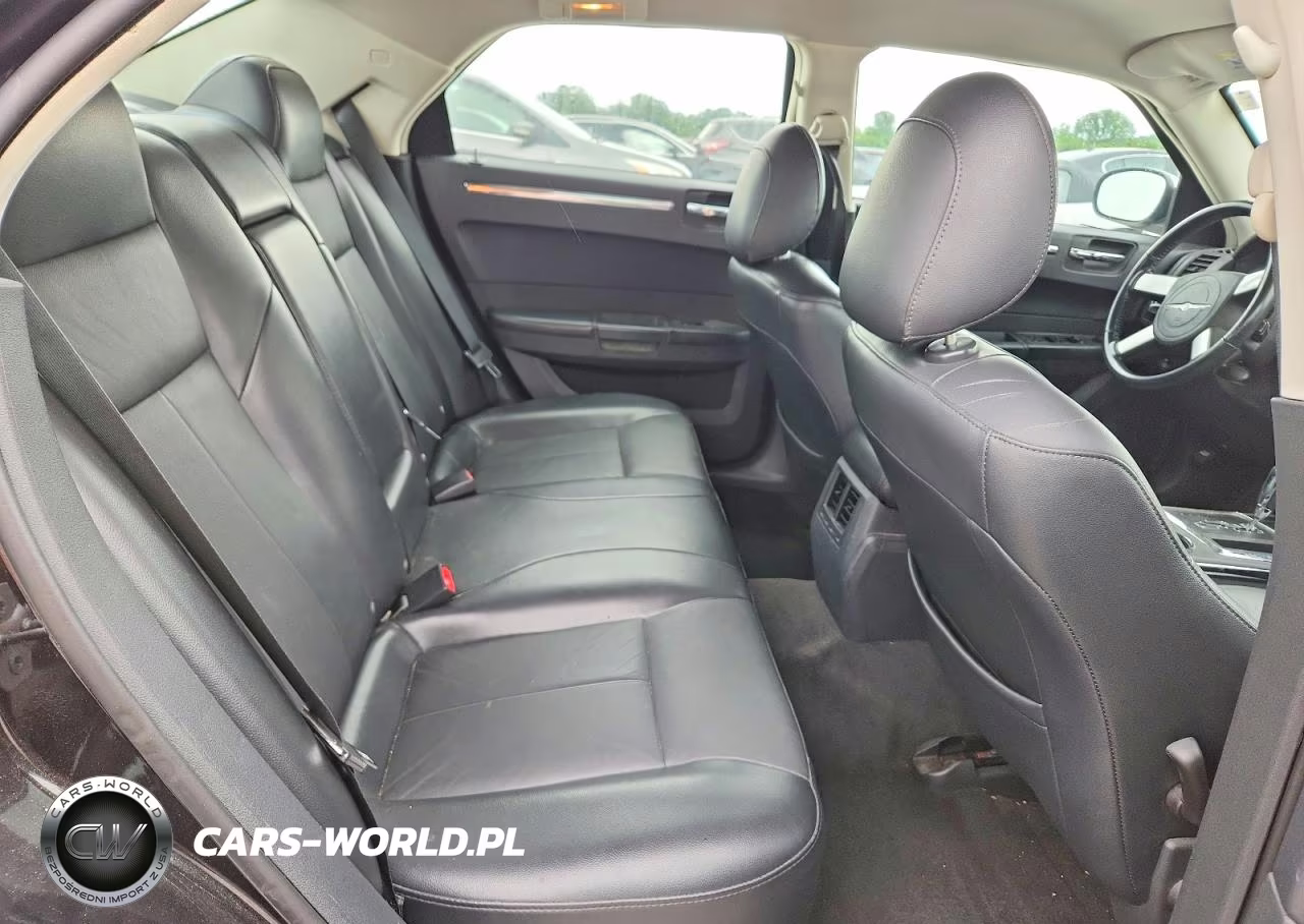 2010 Chrysler 300 Touring VIN:2C3CA5CVXAH229916 - 10
