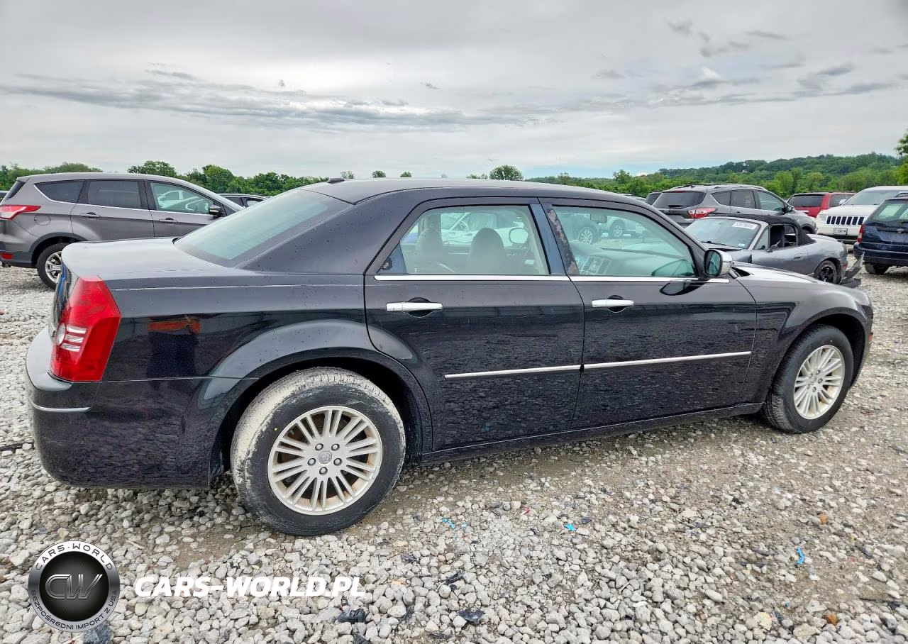 2010 Chrysler 300 Touring VIN:2C3CA5CVXAH229916 - 3