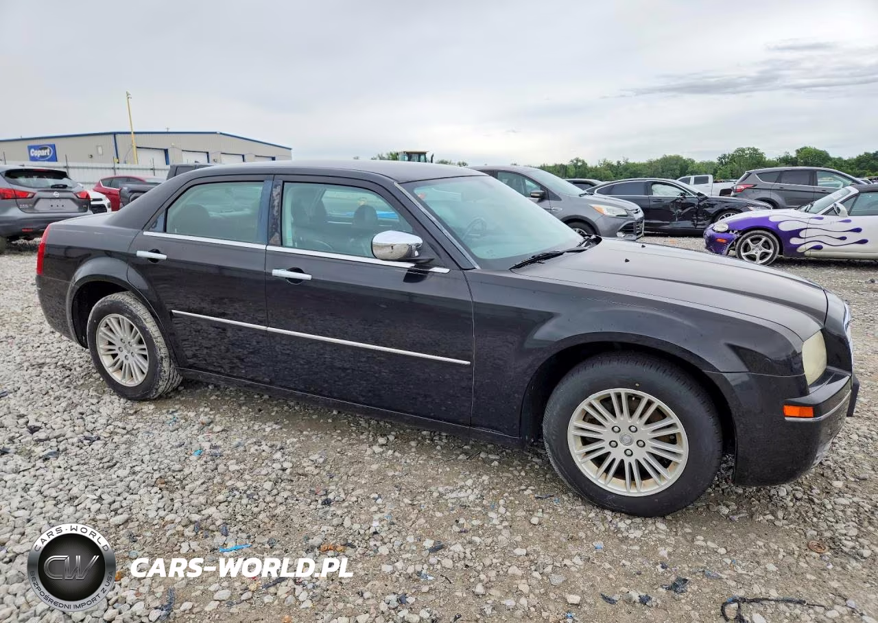 2010 Chrysler 300 Touring VIN:2C3CA5CVXAH229916 - 4