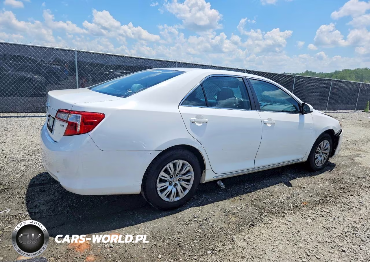 2014 Toyota Camry Le VIN:4T1BF1FKXEU309038 - 3
