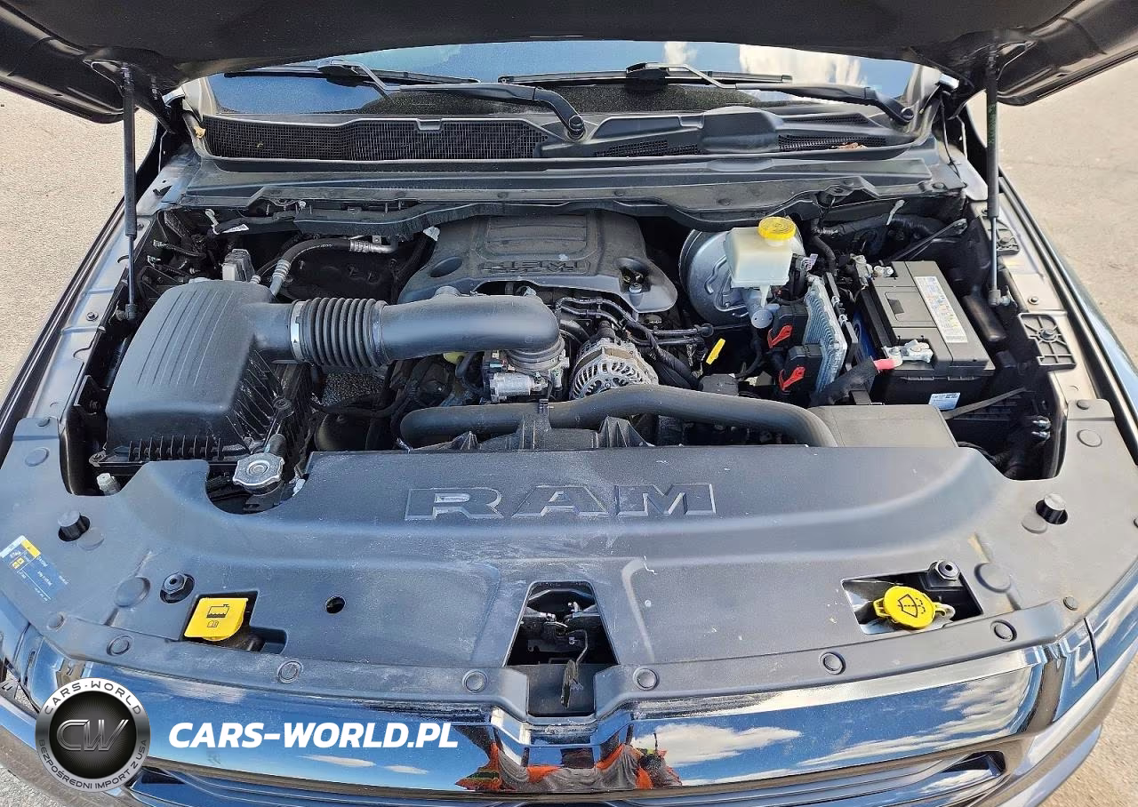 2022 Ram 1500 Laramie VIN:1C6SRFJT8NN183742 - 11