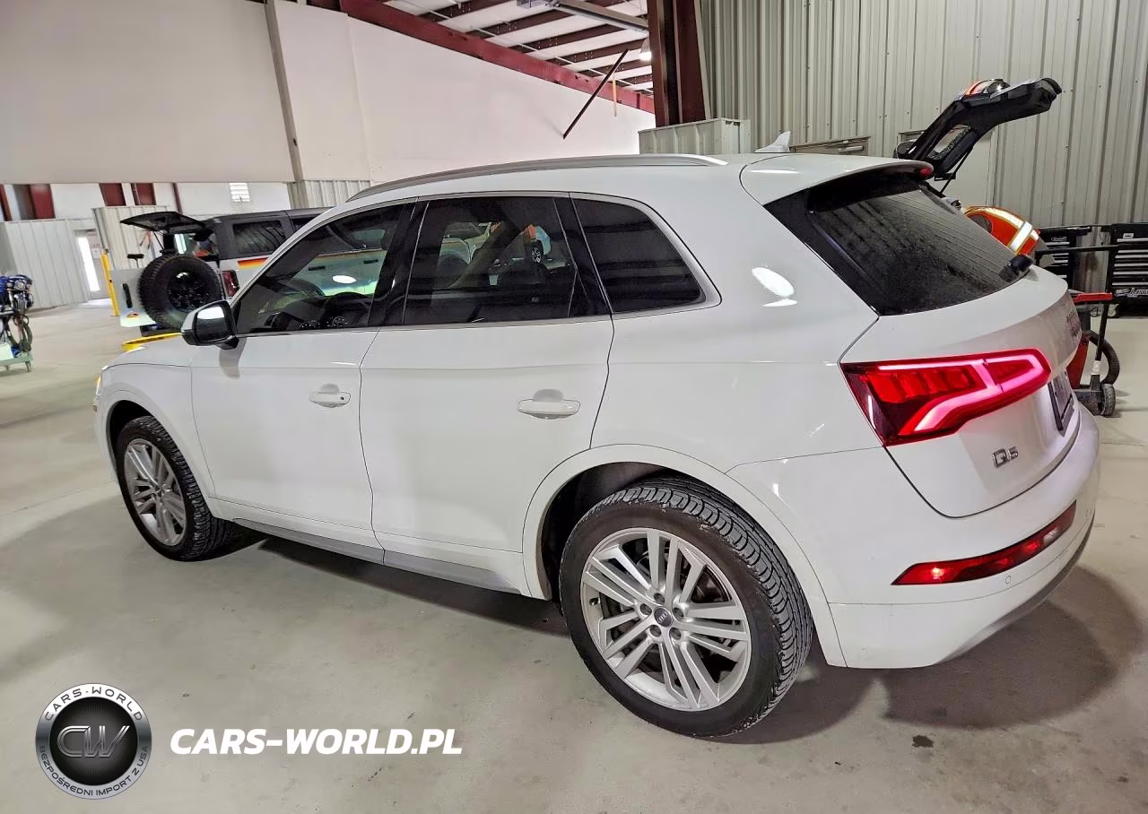 2018 Audi Q5 Premium Plus VIN:WA1BNAFY4J2039056 - 2