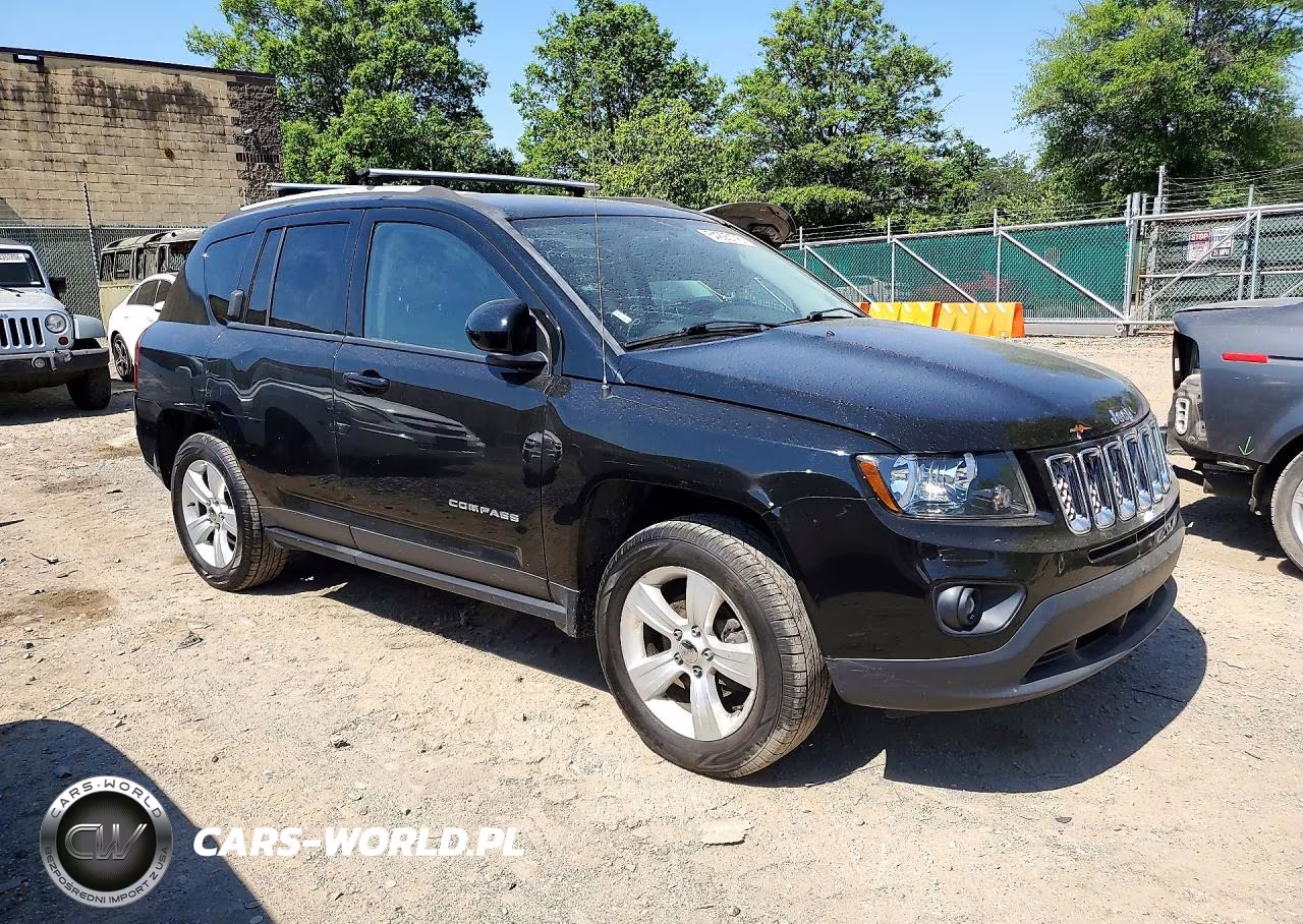 2016 Jeep Compass Latitude VIN:1C4NJDEB9GD782645 - 4