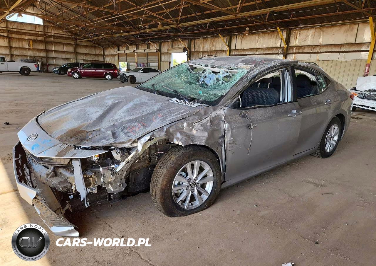 2025 Toyota Camry Le – zdjęcie 1 z 12
