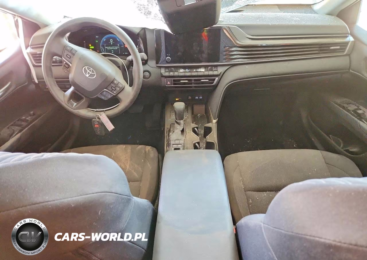 2025 Toyota Camry Le VIN:4T1DAACK9SU584004 - 8