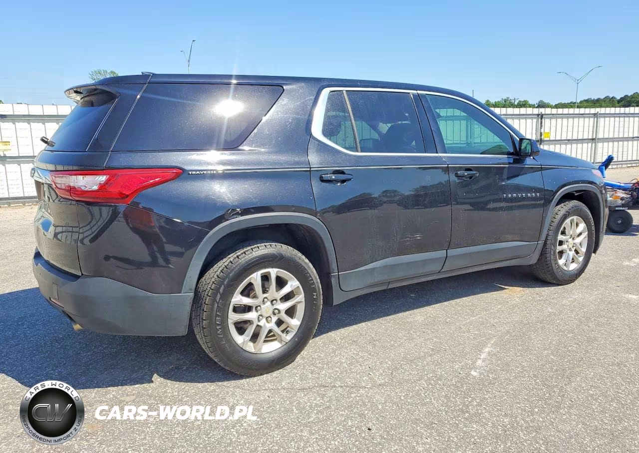 2019 Chevrolet Traverse Ls VIN:1GNERFKW4KJ184136 - 3