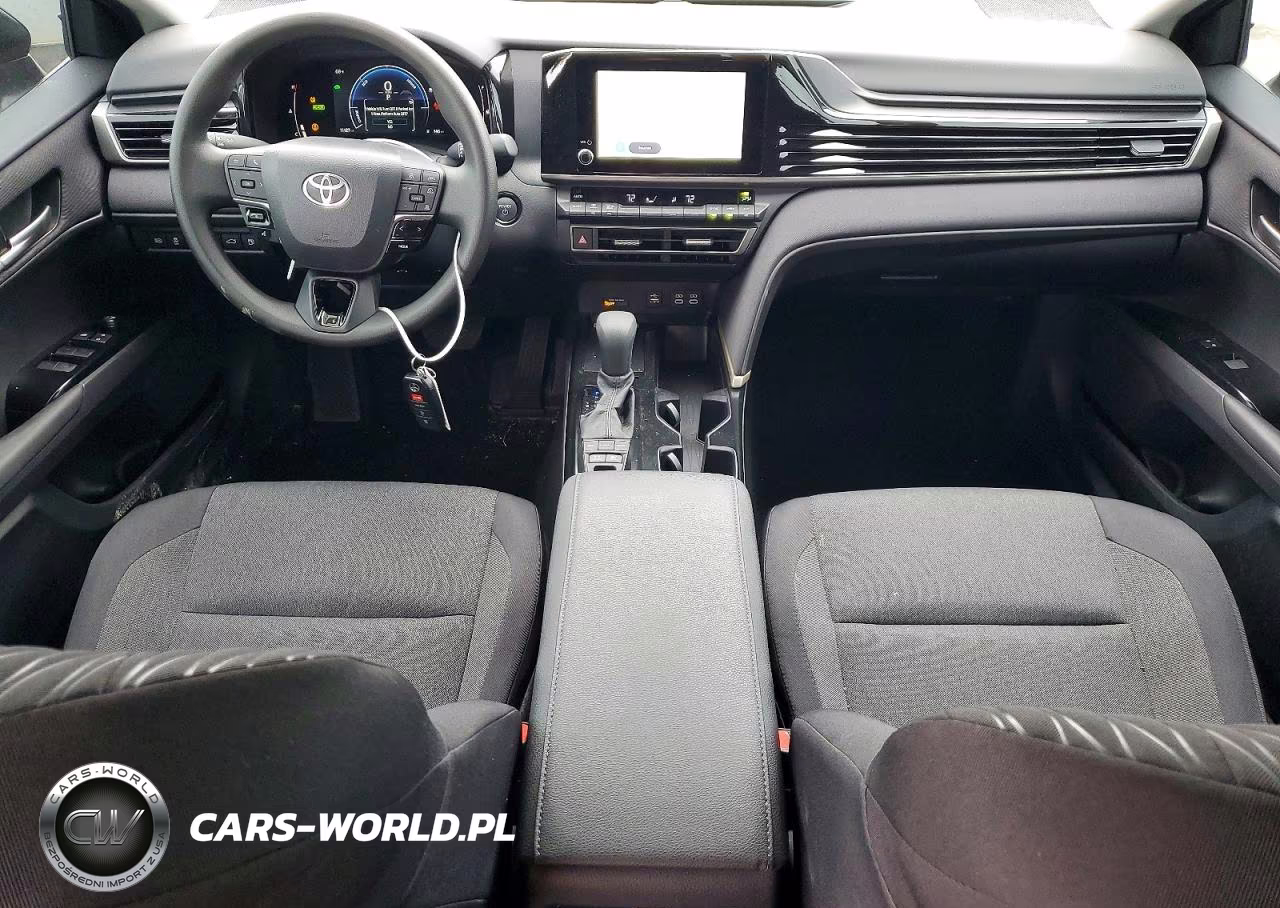 2025 Toyota Camry Le VIN:4T1DAACK1SU179075 - 8