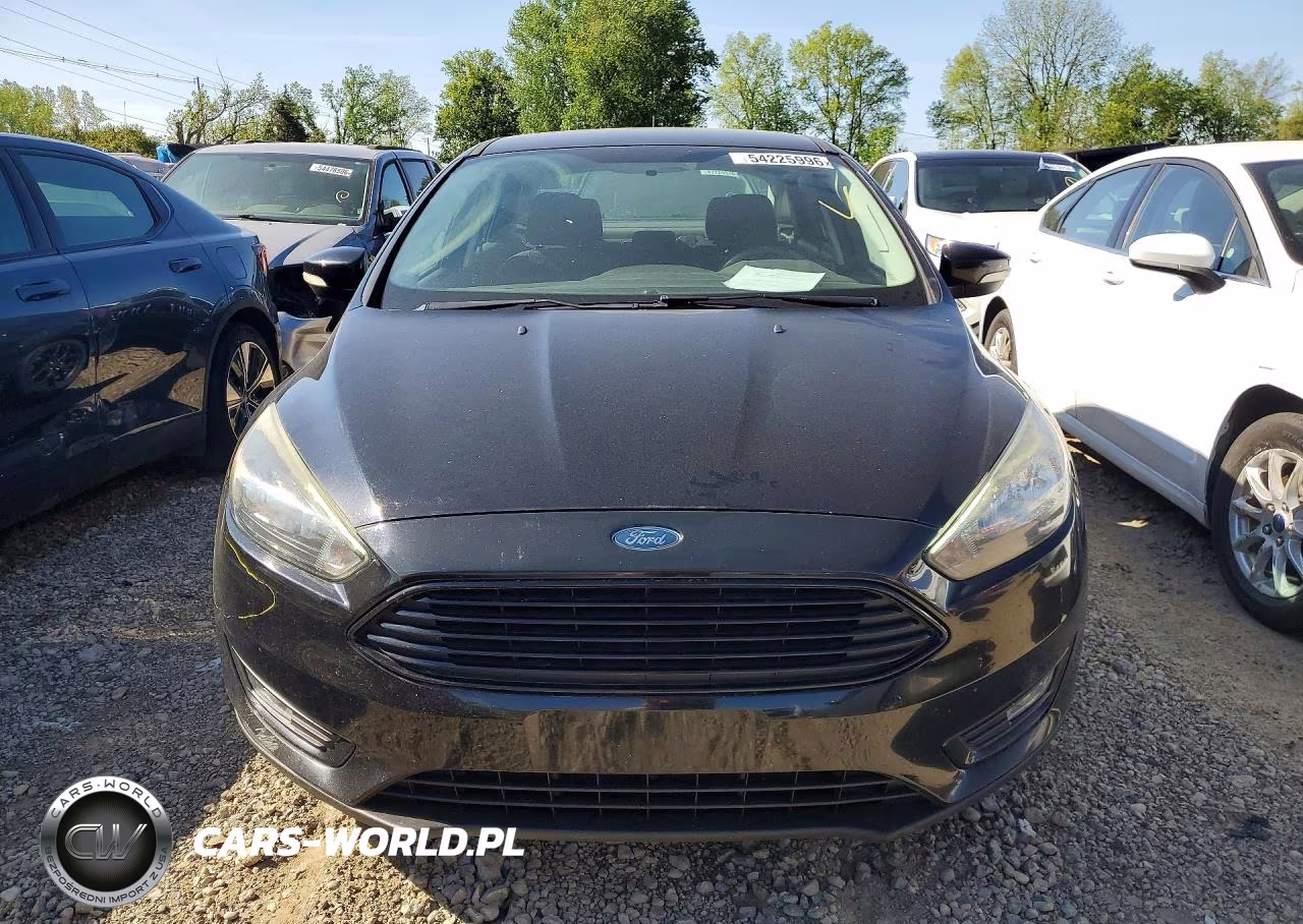 2016 Ford Focus Se VIN:1FADP3F29GL239777 - 5