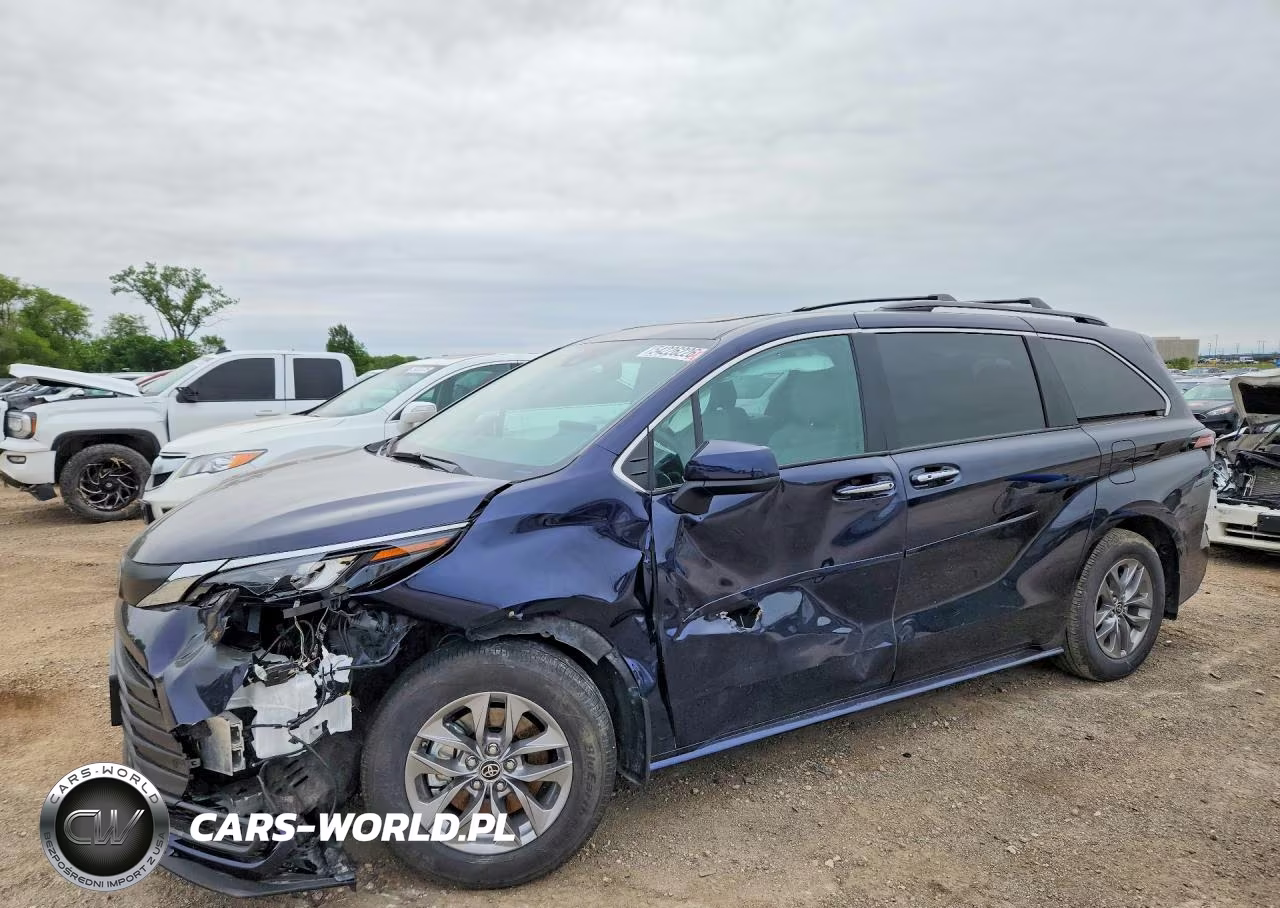 2025 Toyota Sienna Xle 7-Passenger – zdjęcie 1 z 13