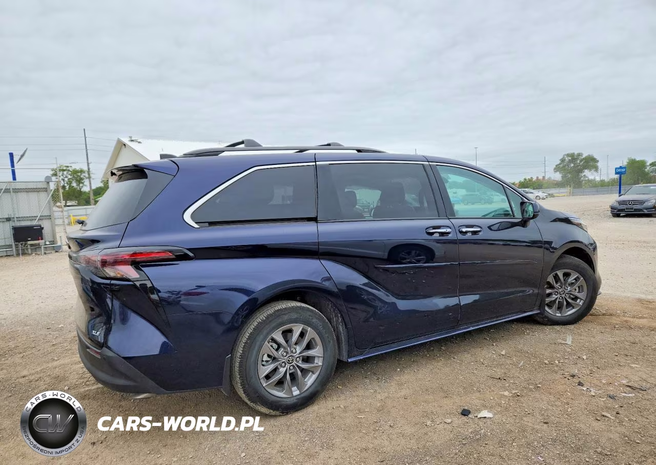 2025 Toyota Sienna Xle 7-Passenger VIN:5TDJRKEC2SS258366 - 3