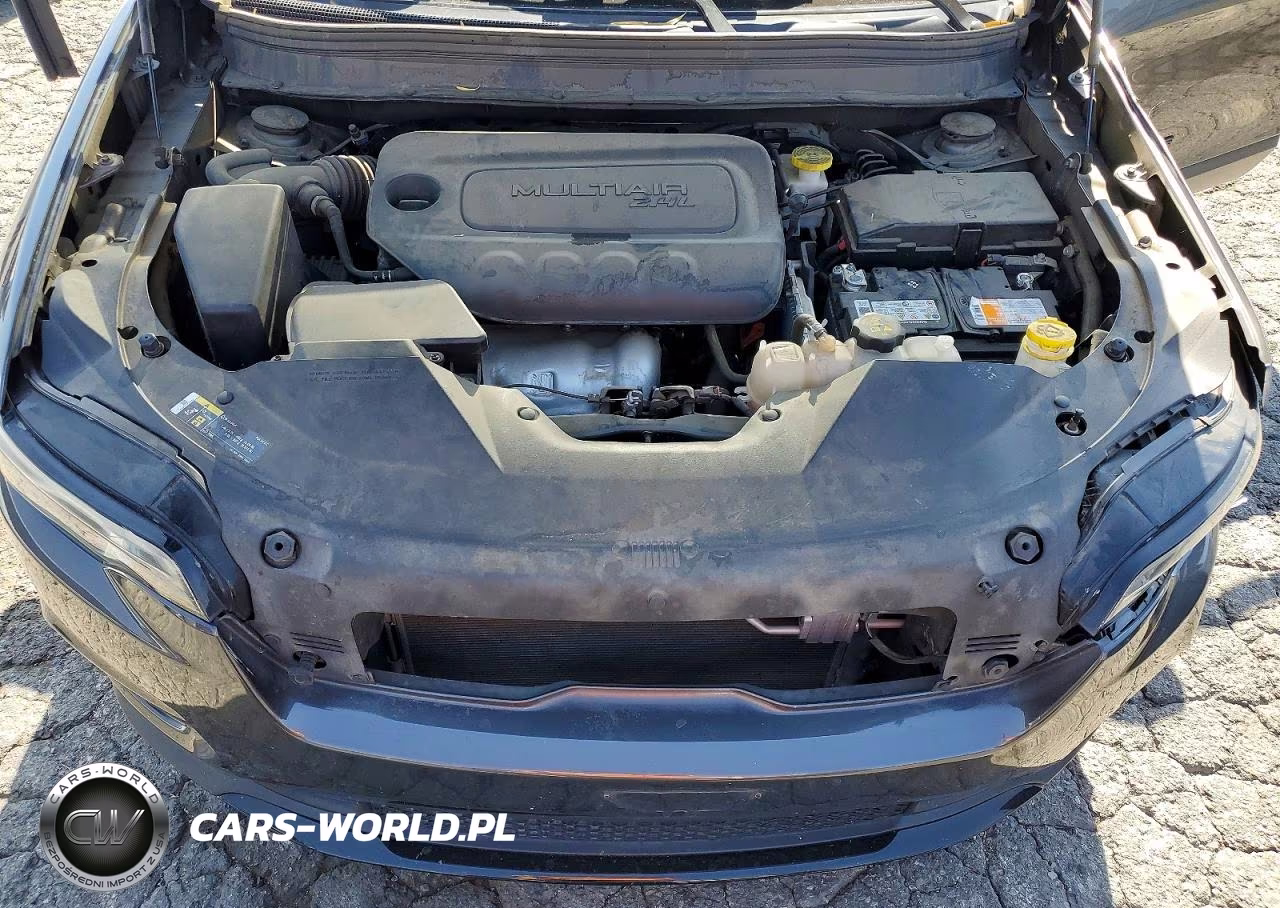 2020 Jeep Cherokee Latitude Plus VIN:1C4PJLLB6LD556725 - 12