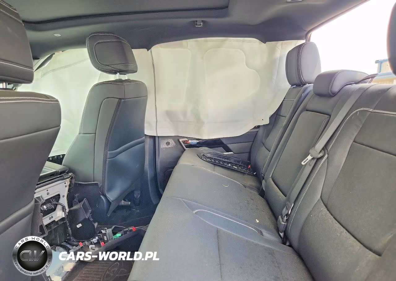 2026 Toyota Tundra Limited VIN:5TFWA5DBXTX363451 - 10
