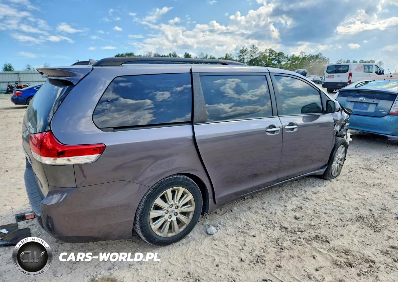 2011 Toyota Sienna Limited 7-Passenger VIN:5TDYK3DC4BS158456 - 3