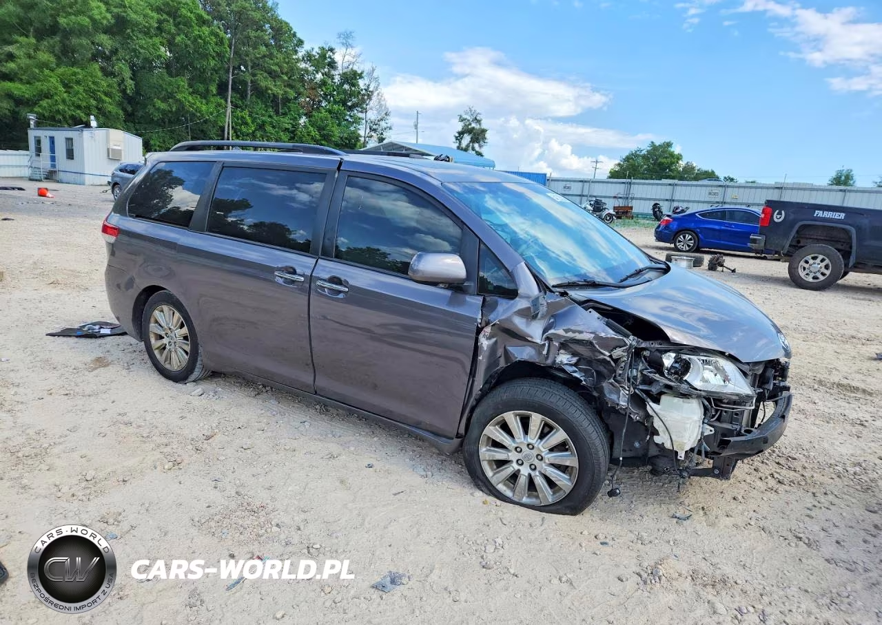 2011 Toyota Sienna Limited 7-Passenger VIN:5TDYK3DC4BS158456 - 4