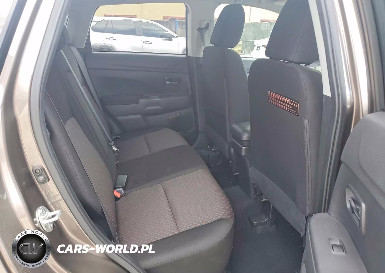 2018 Mitsubishi Outlander Sport Es VIN:JA4AP3AU9JU007956 - 10