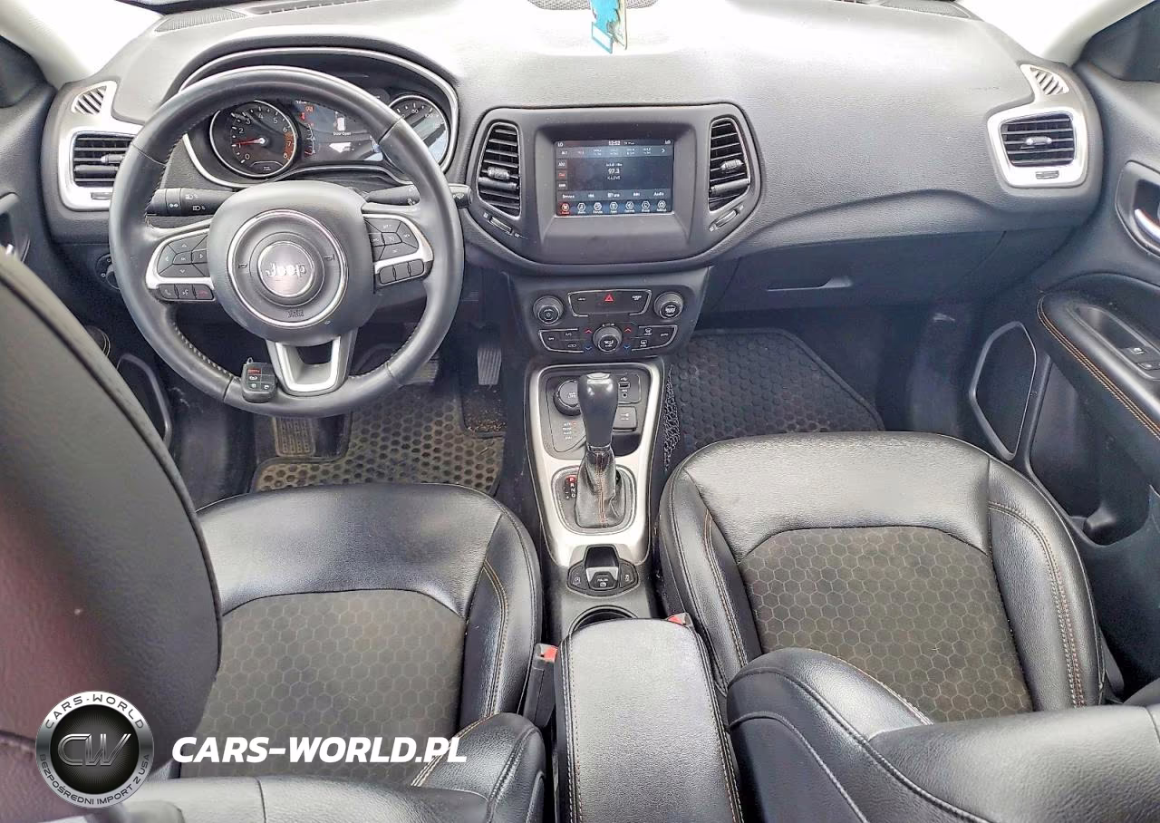 2018 Jeep Compass Latitude VIN:3C4NJDBB0JT223555 - 8