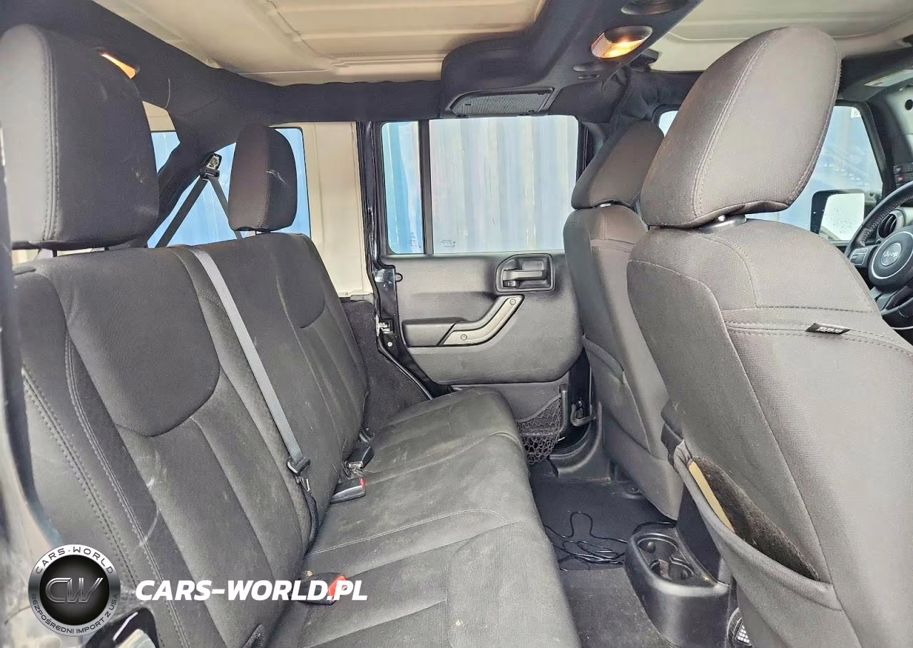 2015 Jeep Wrangler Unlimited Sport VIN:1C4HJWDG3FL774910 - 10