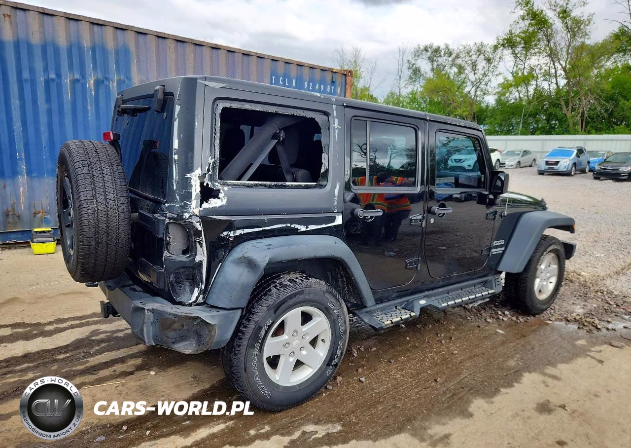 2015 Jeep Wrangler Unlimited Sport VIN:1C4HJWDG3FL774910 - 3