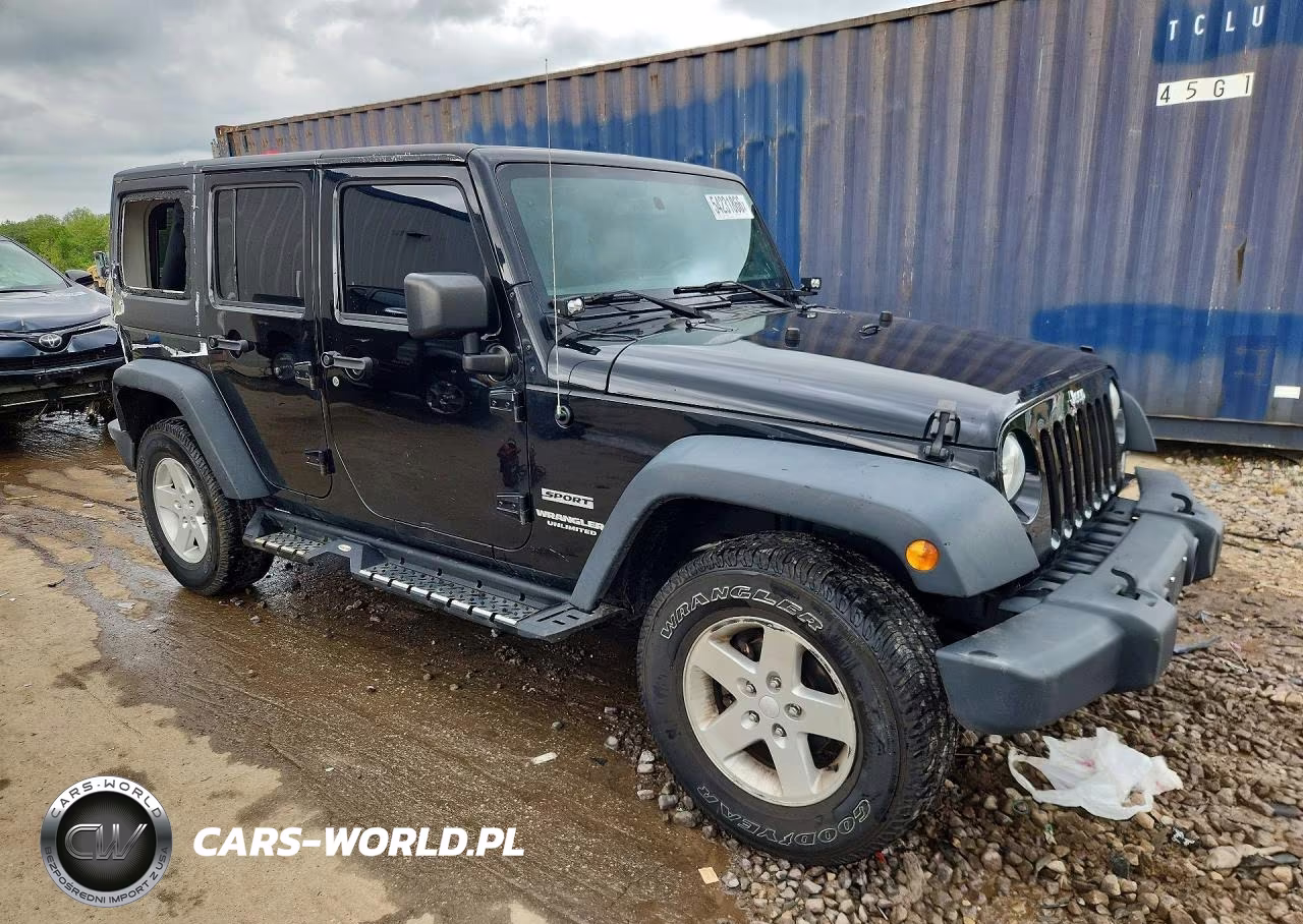 2015 Jeep Wrangler Unlimited Sport VIN:1C4HJWDG3FL774910 - 4