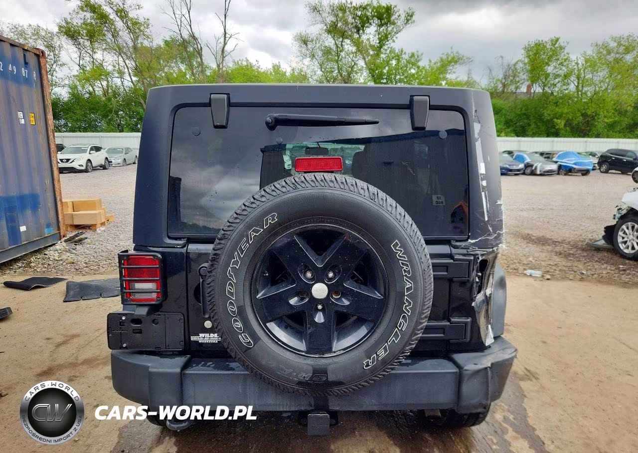 2015 Jeep Wrangler Unlimited Sport VIN:1C4HJWDG3FL774910 - 6