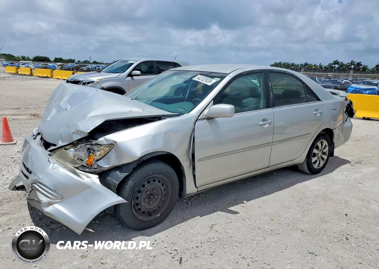 2004 Toyota Camry Le – zdjęcie 1 z 12