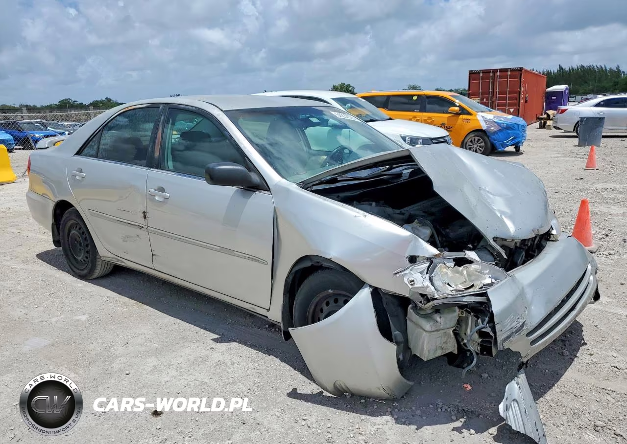 2004 Toyota Camry Le VIN:4T1BE32K04U888947 - 4