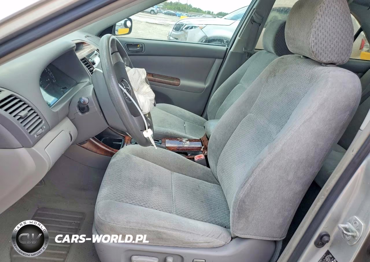 2004 Toyota Camry Le VIN:4T1BE32K04U888947 - 7