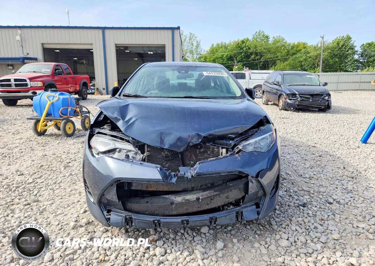 2018 Toyota Corolla Le VIN:2T1BURHE9JC121859 - 5