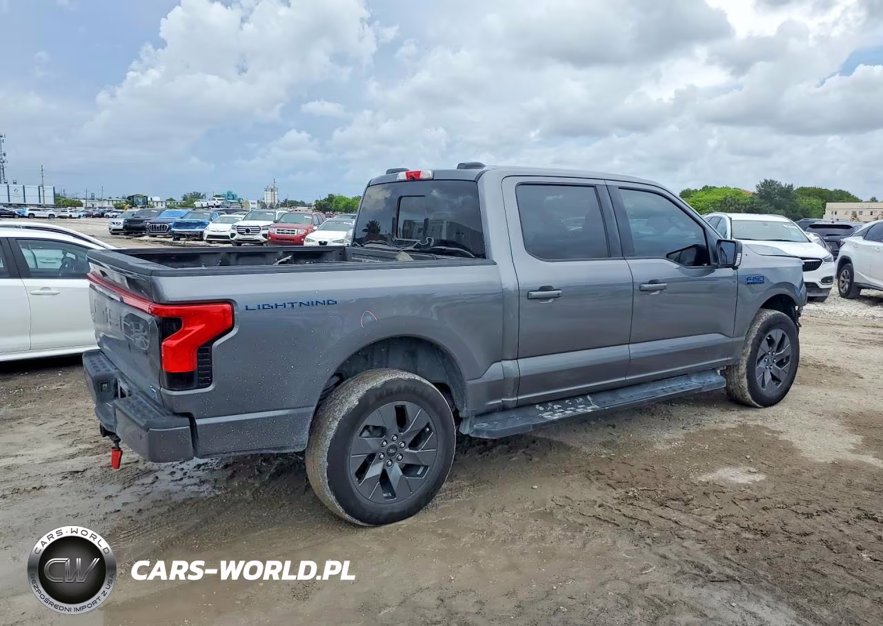 2024 Ford F150 Lightning Lariat VIN:1FT6W5L73RWG13125 - 3
