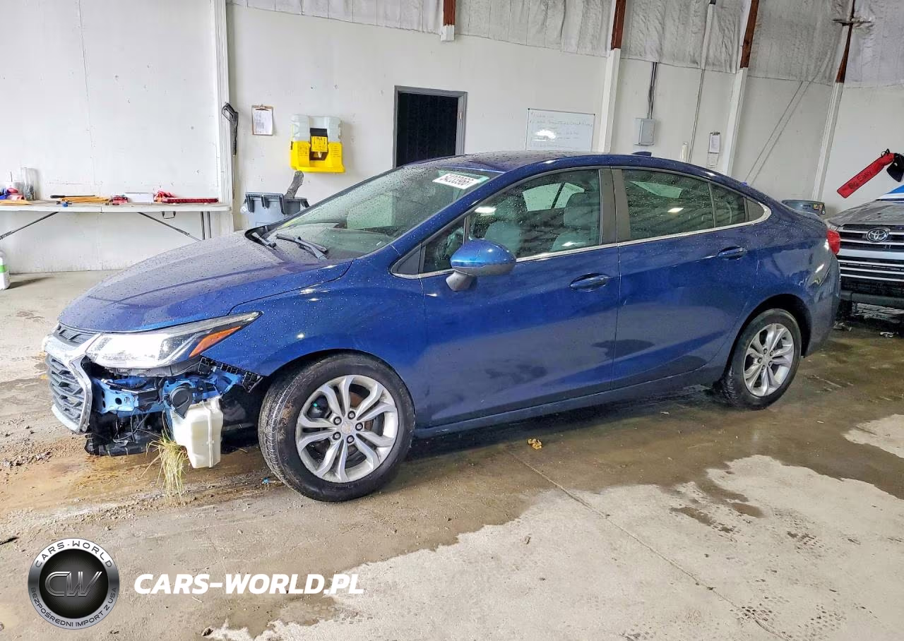 2019 Chevrolet Cruze Lt VIN:1G1BE5SM4K7135766 - 1
