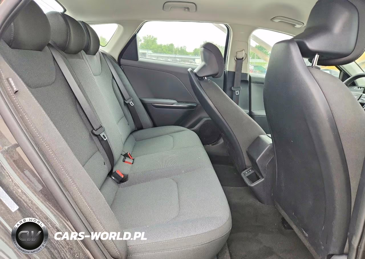 2025 Kia K4 Lx VIN:3KPFT4DE9SE077216 - 10