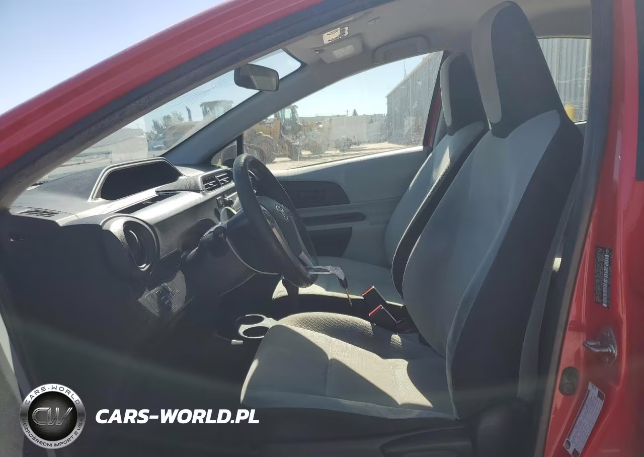 2012 Toyota Prius C VIN:JTDKDTB30C1524527 - 7