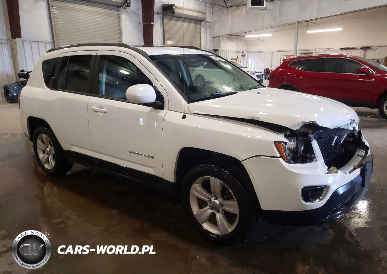 2015 Jeep Compass Latitude VIN:1C4NJDEB7FD292655 - 4