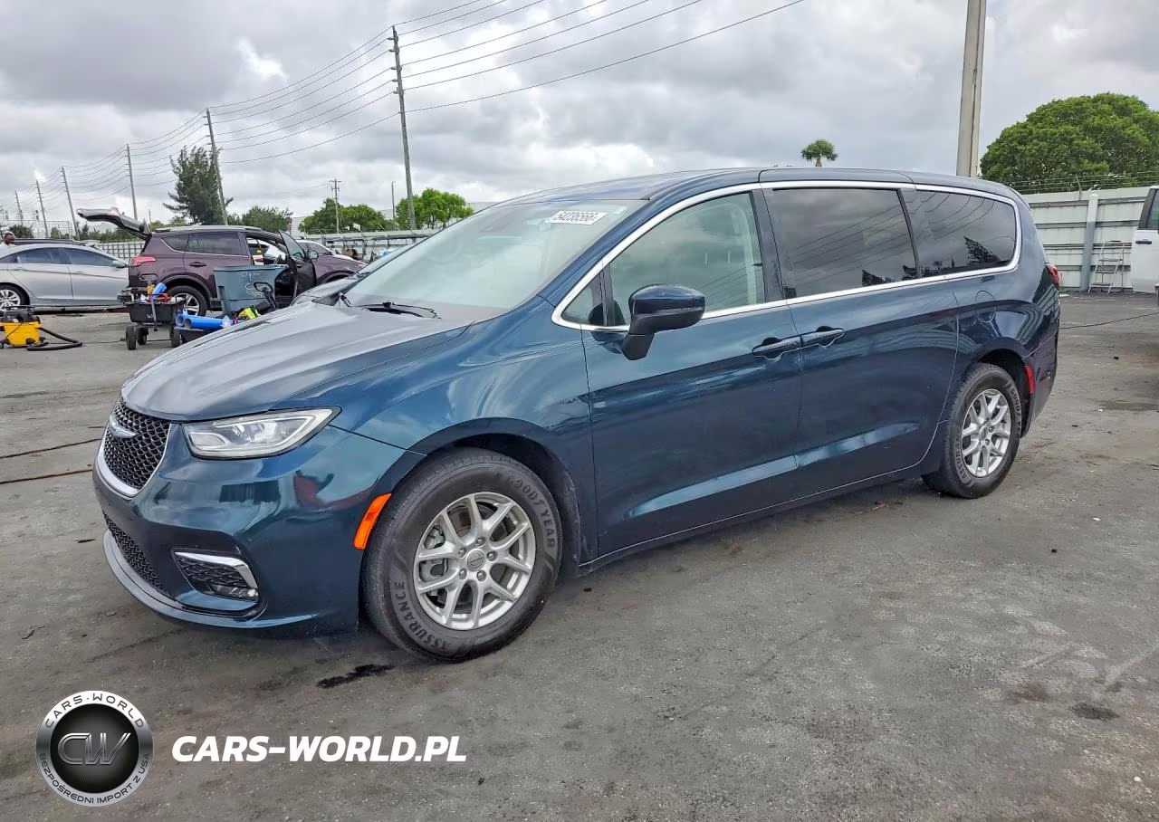 2023 Chrysler Pacifica Touring L