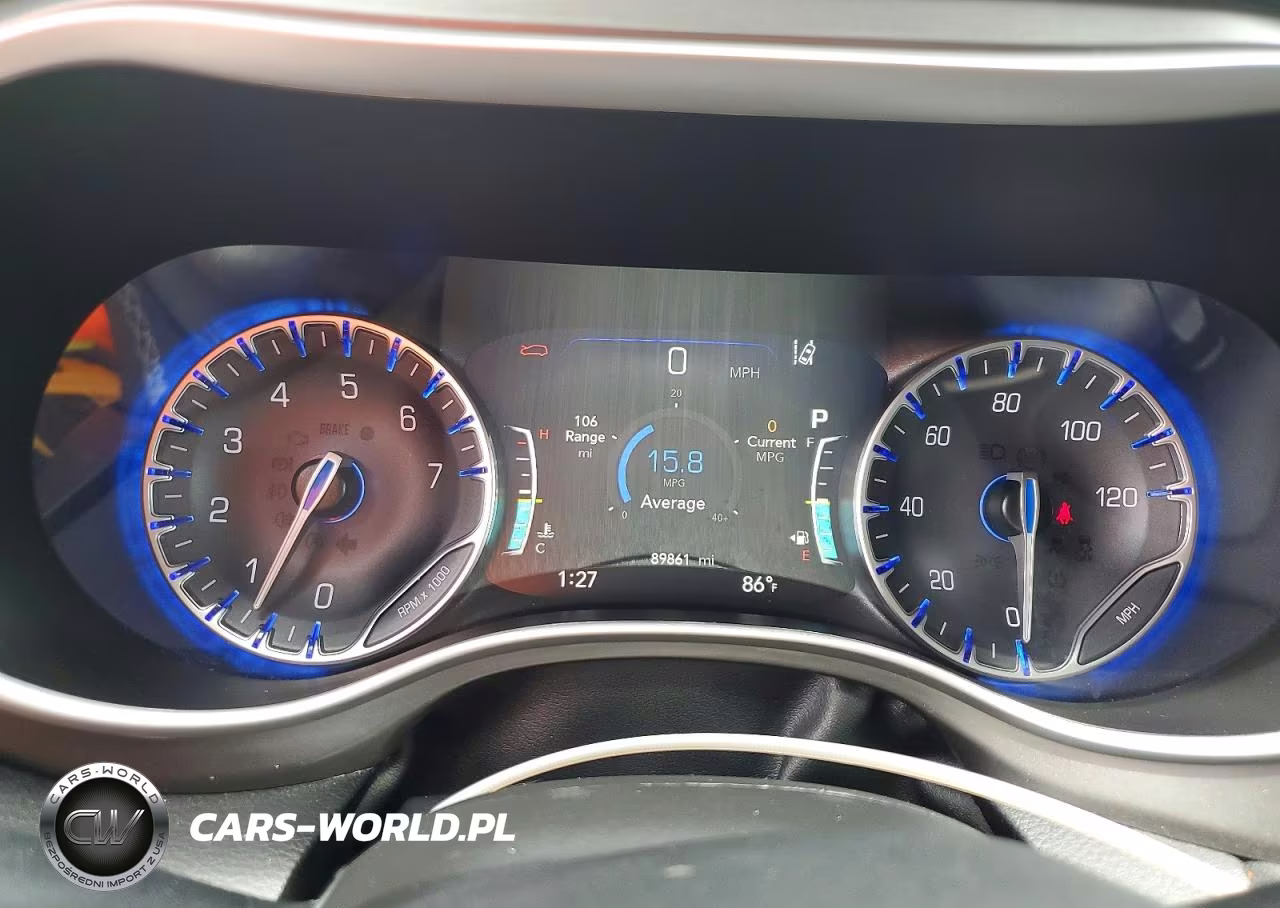 2023 Chrysler Pacifica Touring L VIN:2C4RC1BG7PR533817 - 9