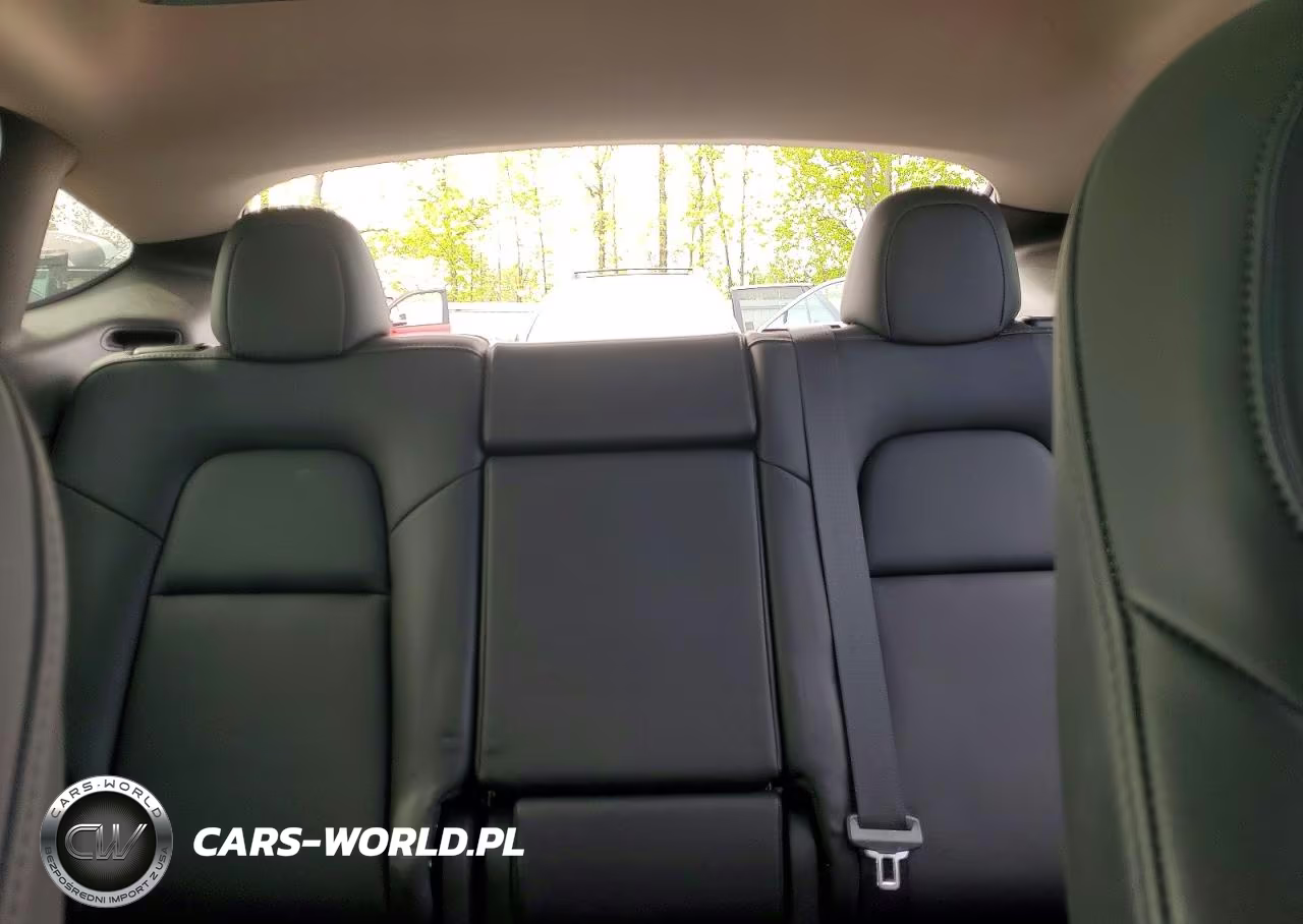 2022 Tesla Model Y VIN:7SAYGDEE2NF453753 - 10