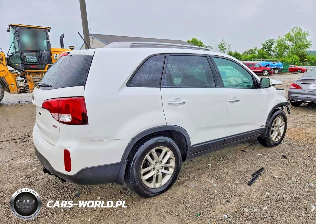 2015 Kia Sorento Lx VIN:5XYKTCA63FG651744 - 3